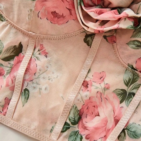 Elegant Floral Print Mesh Cami Top - Semi-Sheer, Stretchy Polyester Blend - Picture 5 of 5